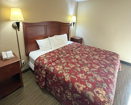 Indoor & Outdoor Rooms in downtown Nappanee, IN